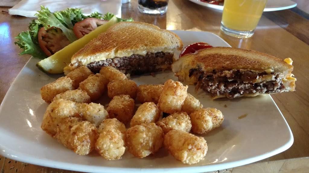 Green Bay Distillery | restaurant | 835 Mike McCarthy Way, Ashwaubenon, WI 54304, USA | 9203934403 OR +1 920-393-4403