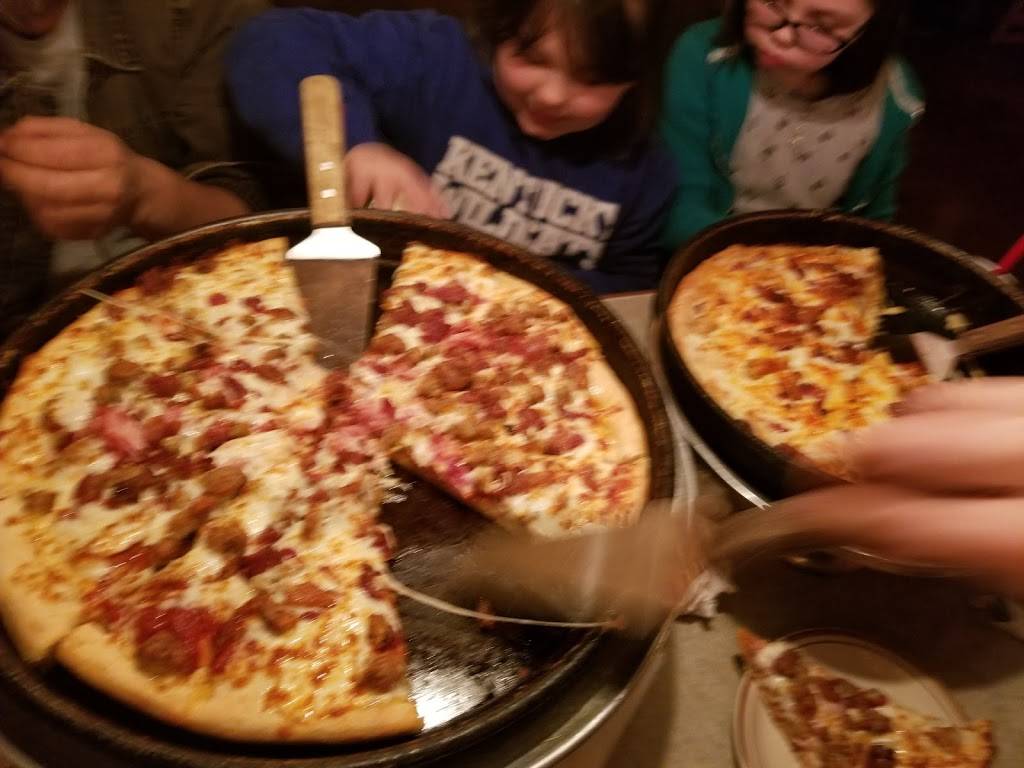 Hometown Pizza - Bloomfield | restaurant | 107 Taylorsville Rd, Bloomfield, KY 40008, USA | 5022527208 OR +1 502-252-7208