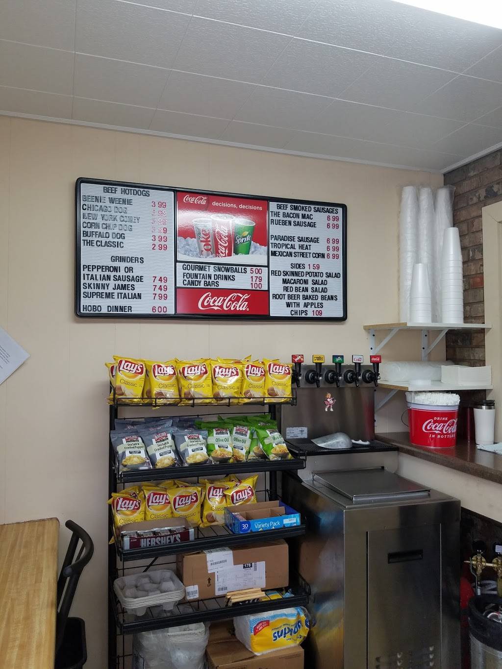 Faves | restaurant | 900-998 Park Ave NW, Norton, VA 24273, USA | 2766797777 OR +1 276-679-7777