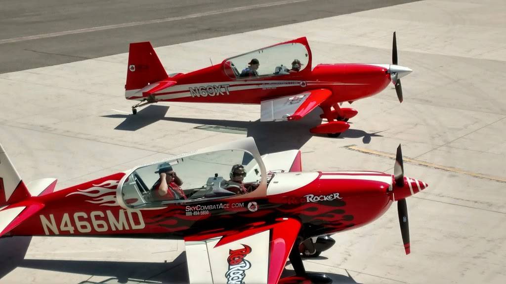 Flight Deck Sports Bar & Grill | restaurant | 1901 Airport Rd #105, South Lake Tahoe, CA 96150, USA | 5306004080 OR +1 530-600-4080