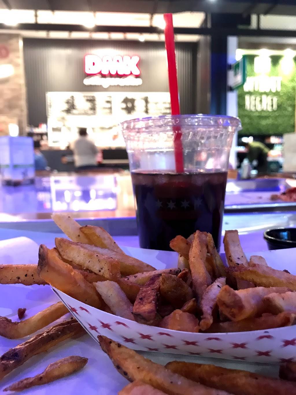 DMK Burger Bar | restaurant | 541 Oakbrook Center, Oak Brook, IL 60523, USA | 6309746881 OR +1 630-974-6881