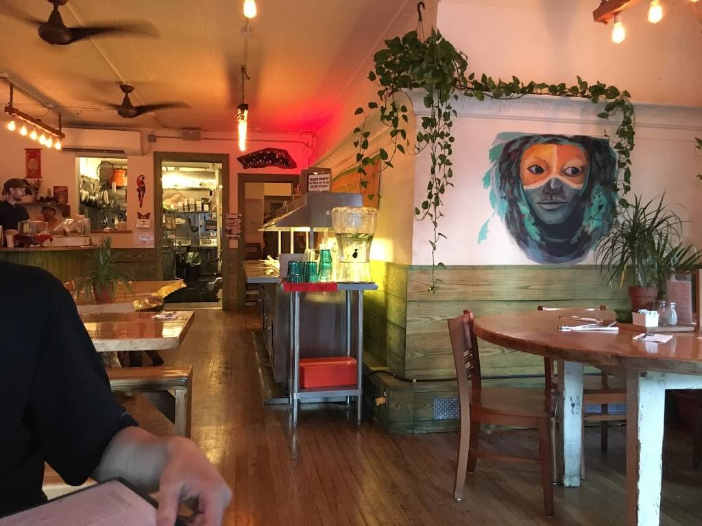 Jungle Cafe | restaurant | 131 Greenpoint Ave, Brooklyn, NY 11222, USA | 3479874981 OR +1 347-987-4981