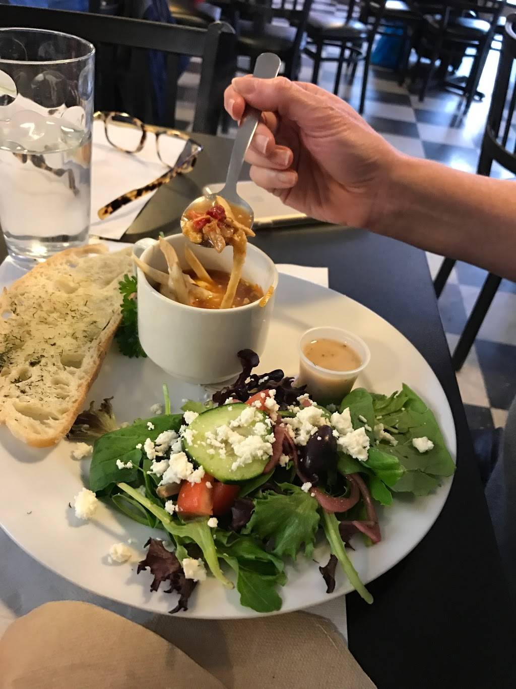 Ivy Bake Shoppe & Cafe | restaurant | 514 Jefferson St, Burlington, IA 52601, USA | 3197545924 OR +1 319-754-5924