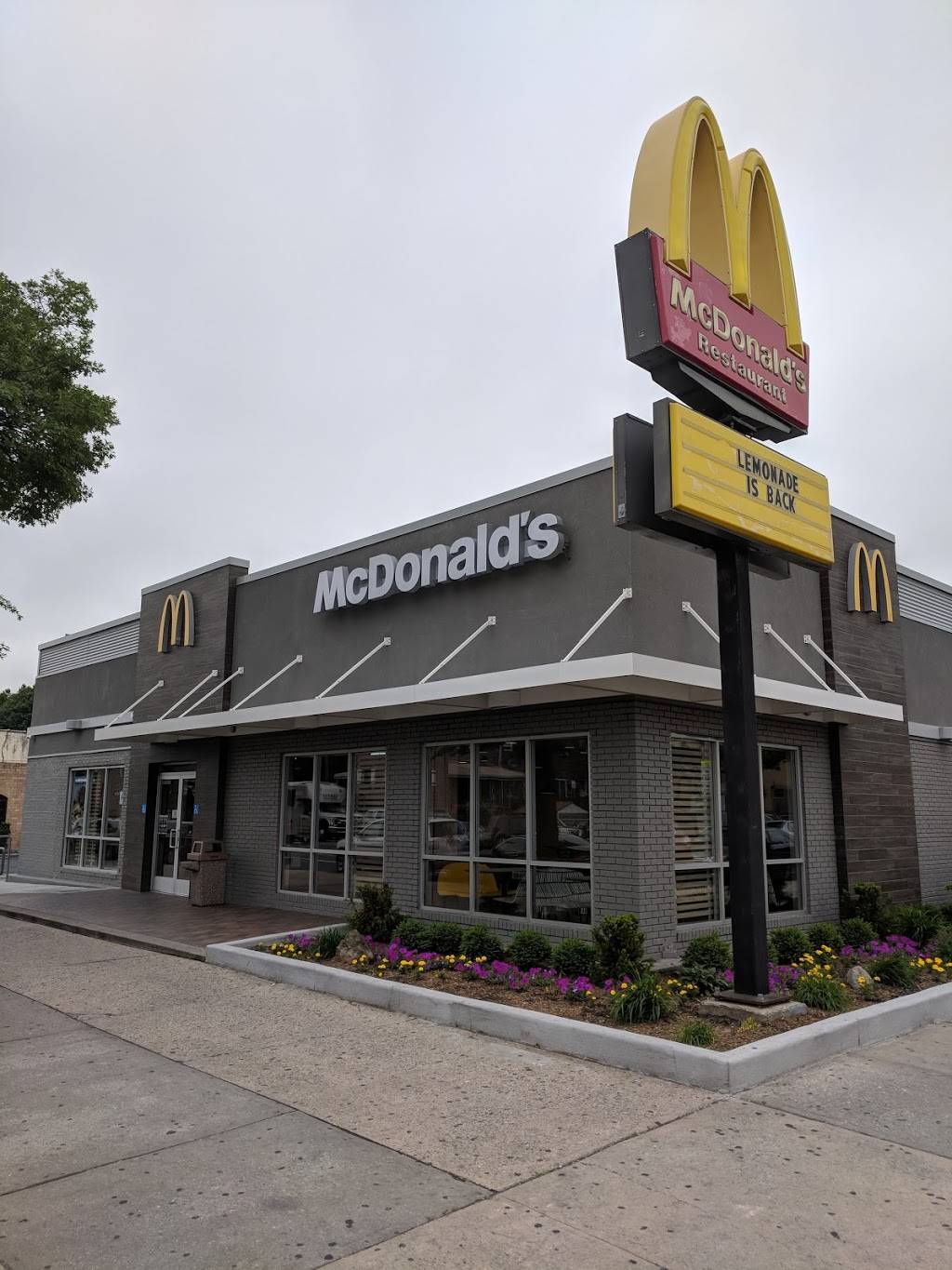 McDonalds | cafe | 5804 Clarendon Rd, Brooklyn, NY 11203, USA | 7184510834 OR +1 718-451-0834