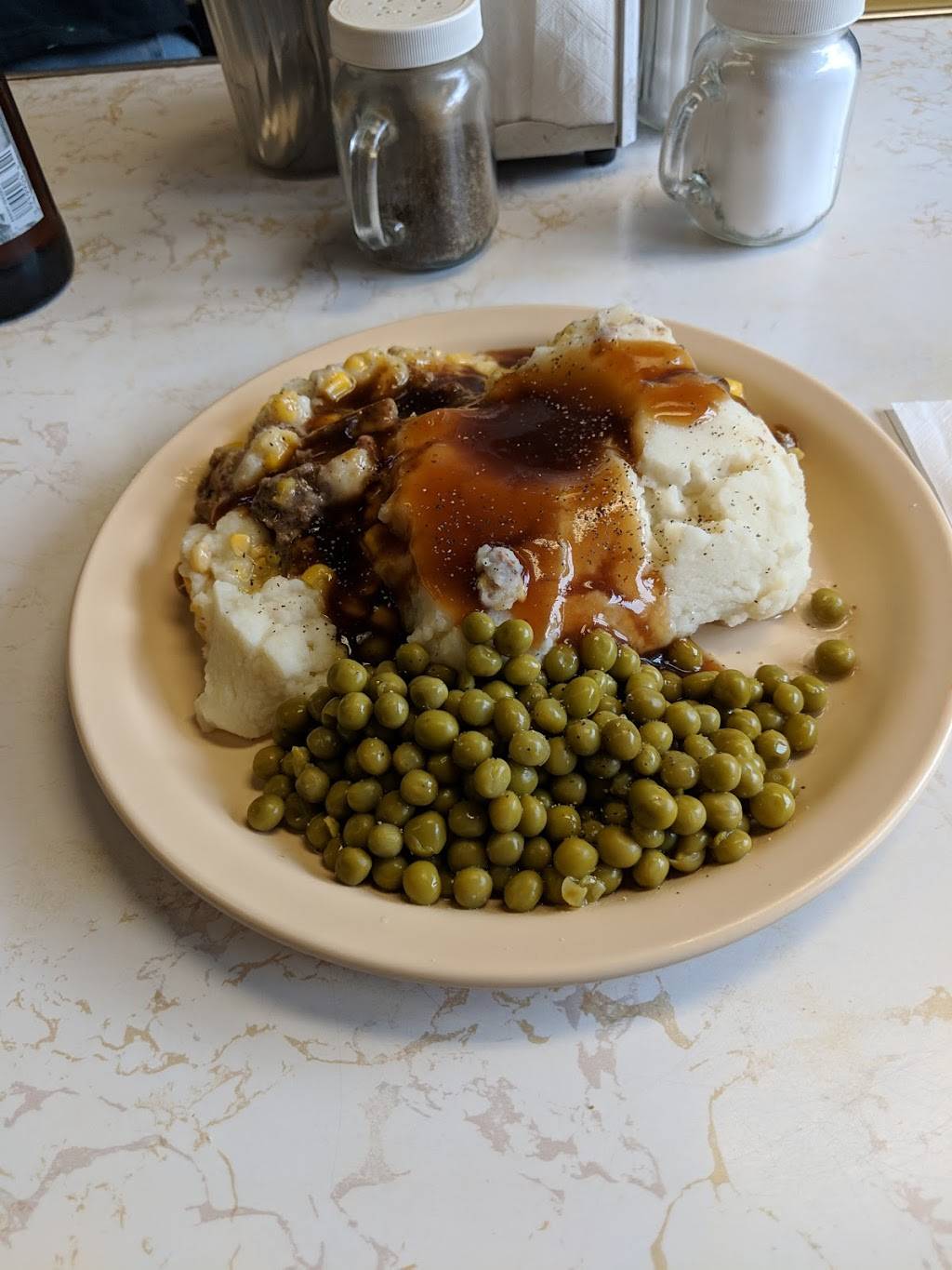 Paramount Cafe Inc | restaurant | 46 Main St, Gardner, MA 01440, USA | 9786329869 OR +1 978-632-9869