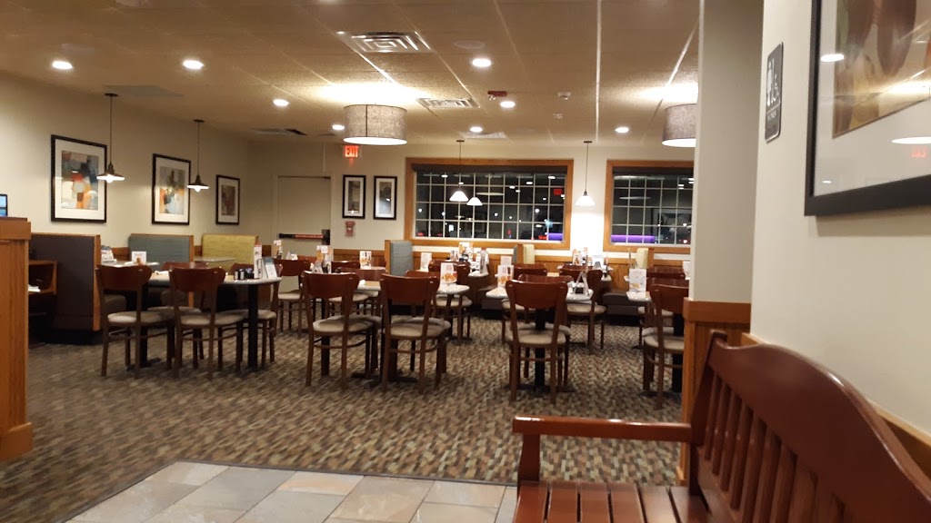 Perkins Restaurant & Bakery | restaurant | 2216 Broadway Ave, Yankton, SD 57078, USA | 6052608962 OR +1 605-260-8962