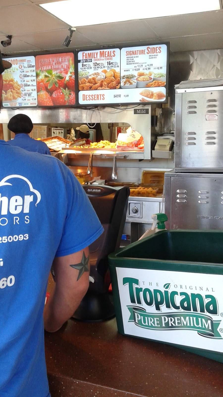 Popeyes Louisiana Kitchen | restaurant | 1902 Main St N, Jacksonville, FL 32206, USA | 9043539847 OR +1 904-353-9847