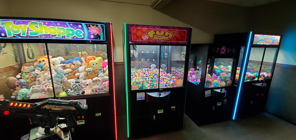 Round Table Pizza | meal takeaway | 2655 Main St, Susanville, CA 96130, USA | 5302575353 OR +1 530-257-5353