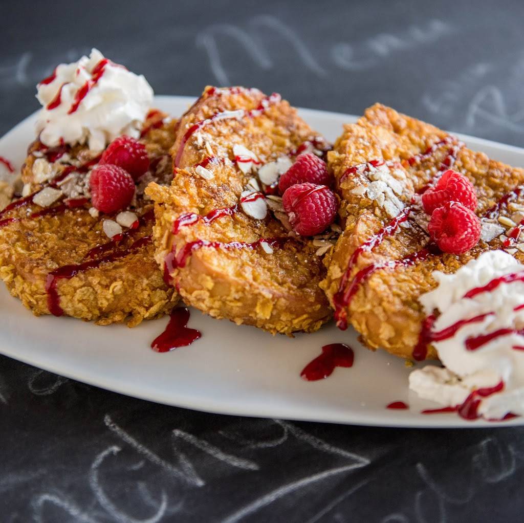 The Broken Yolk Cafe | restaurant | 2488 Foothill Blvd, La Verne, CA 91750, USA | 9095939655 OR +1 909-593-9655