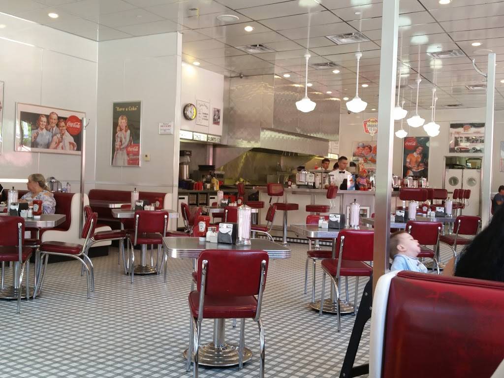 Johnny Rockets | restaurant | 2270 E Williams Field Rd Suite 101, Gilbert, AZ 85295, USA | 4807221848 OR +1 480-722-1848