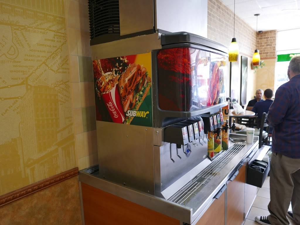 Subway Restaurants | restaurant | 2017 N Hollywood Way, Burbank, CA 91505, USA | 8188435900 OR +1 818-843-5900