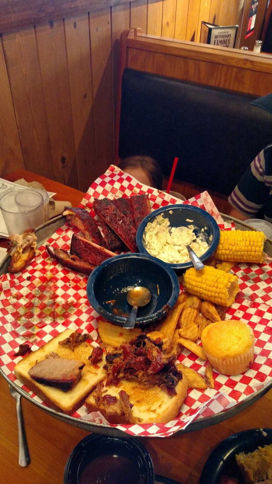 Famous Daves Bar-B-Que | restaurant | 8330 Razorback Rd, Colorado Springs, CO 80920, USA | 7192656227 OR +1 719-265-6227