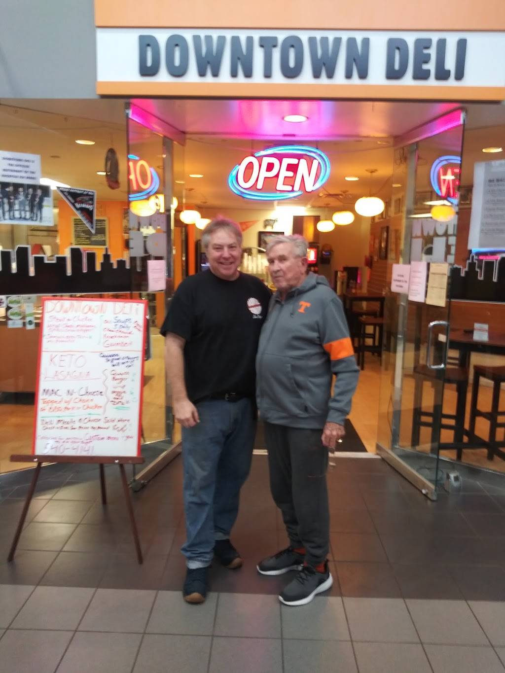 Downtown Deli | restaurant | 800 S Gay St, Knoxville, TN 37929, USA | 8655404141 OR +1 865-540-4141