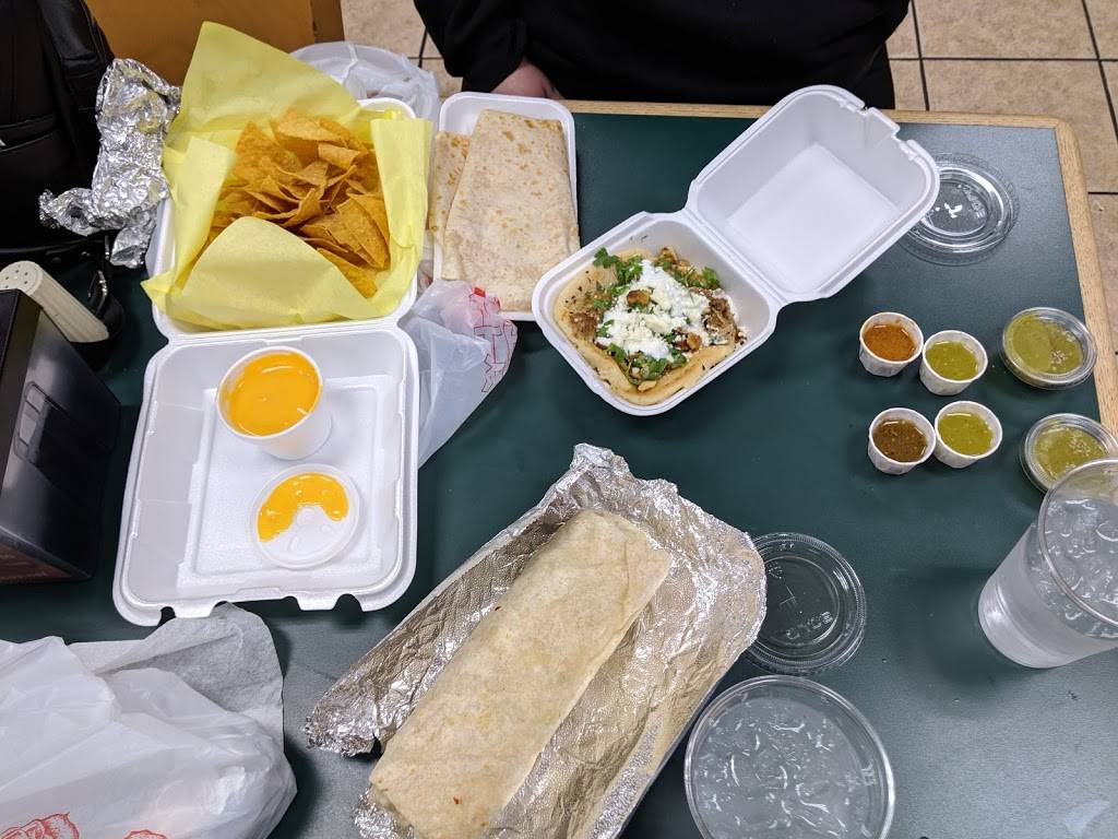 Nachos Locos Mexican Food | restaurant | 3815 Devonshire Ave NE #100, Salem, OR 97305, USA | 5035884150 OR +1 503-588-4150