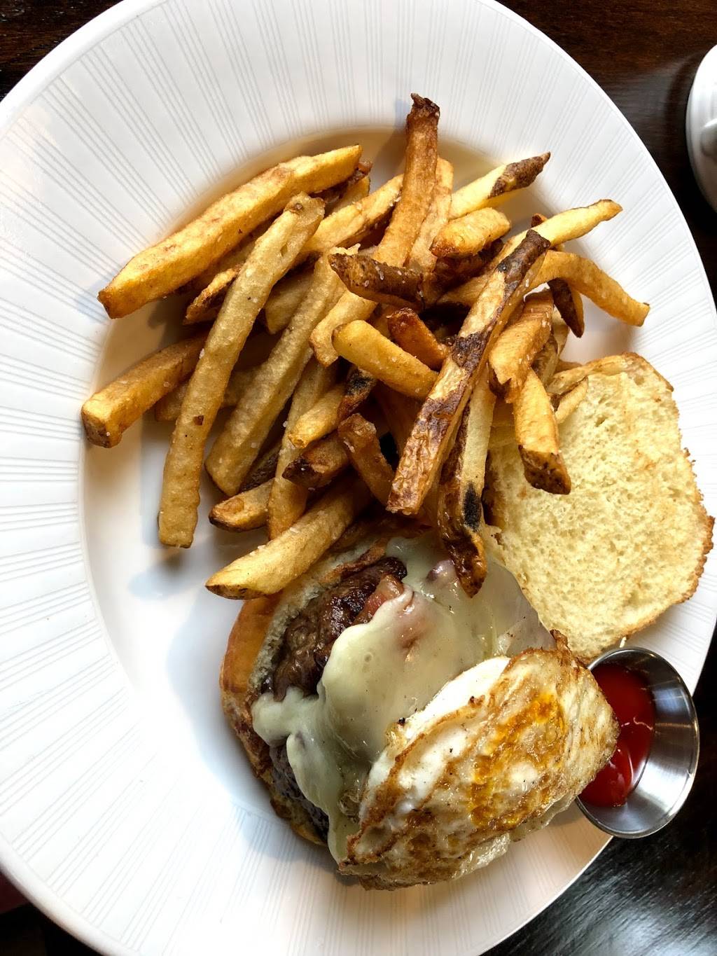 The Dish & Dram | restaurant | 10301 Kensington Pkwy, Kensington, MD 20895, USA | 3019624046 OR +1 301-962-4046