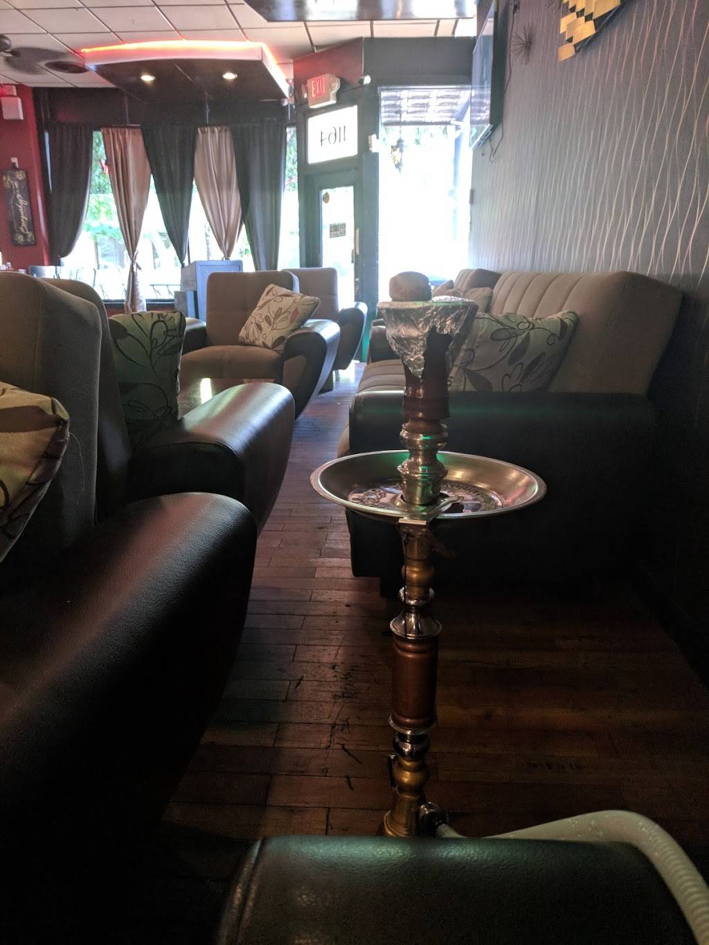 Vis à Vis Bar & Grill | restaurant | 1164 S 3rd St, Louisville, KY 40203, USA | 5024399453 OR +1 502-439-9453