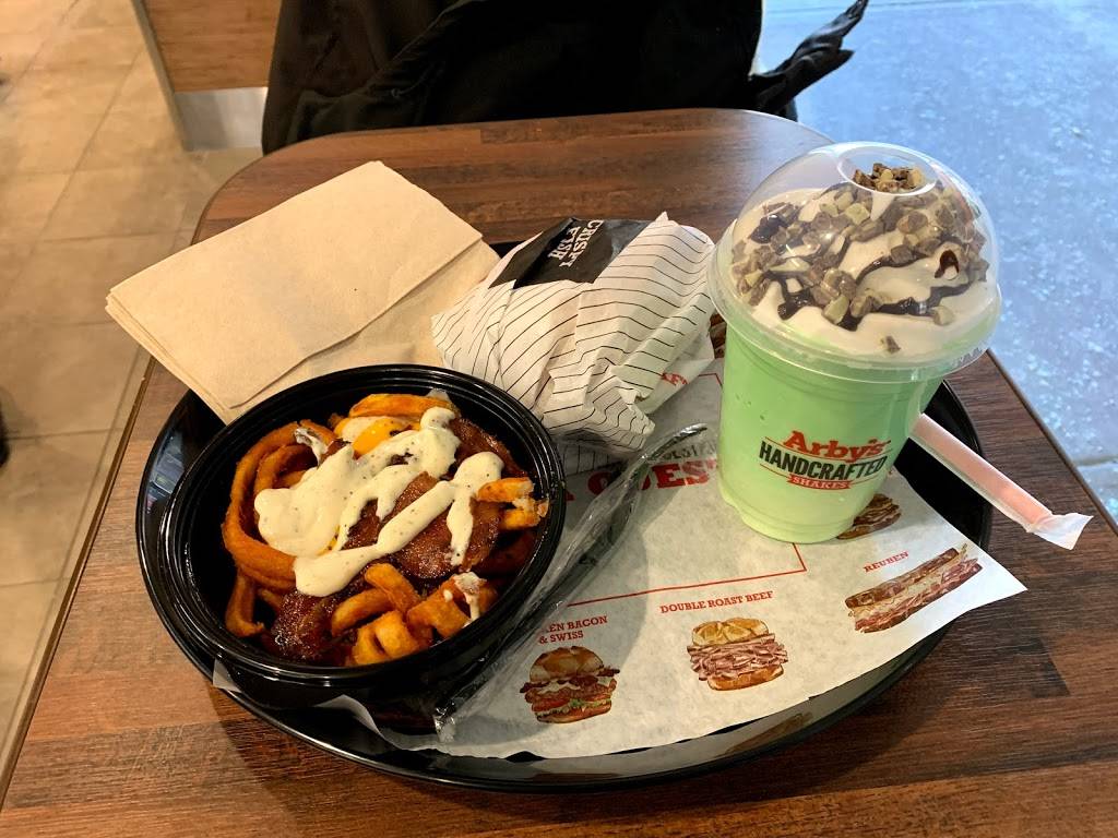 Arbys | restaurant | 2059 Bartow Ave, Bronx, NY 10475, USA | 8005992729 OR +1 800-599-2729