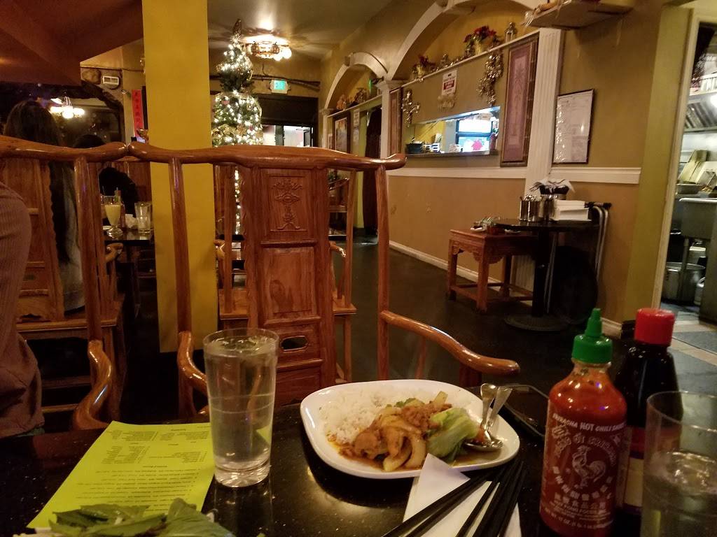 Green Leaf Vietnamese Restaurant | restaurant | 2800 1st Ave, Seattle, WA 98121, USA | 2064483318 OR +1 206-448-3318