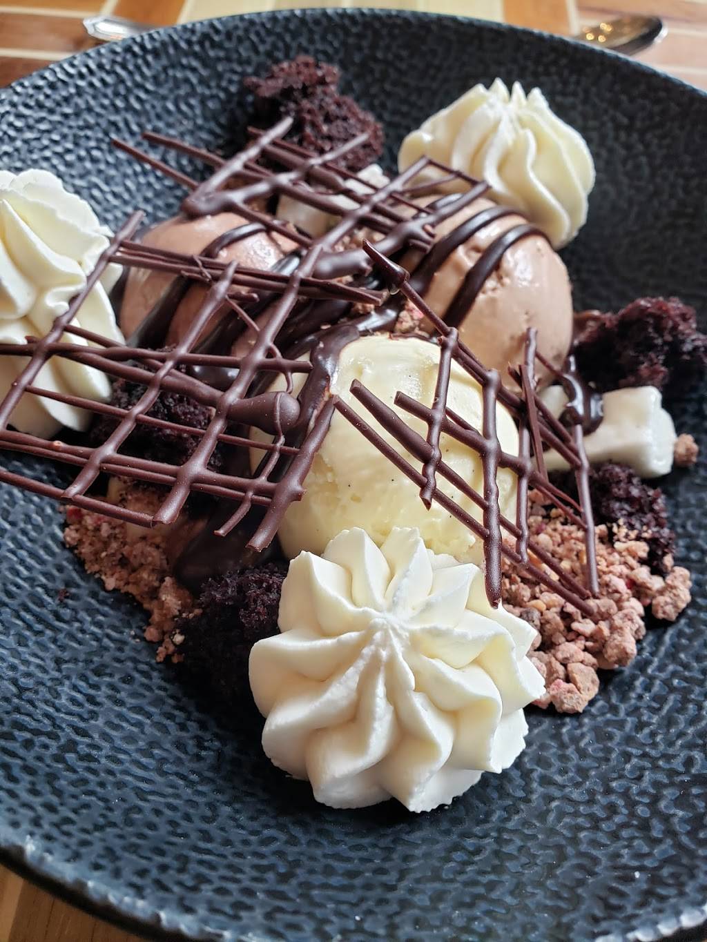 Somerset | restaurant | 1112 N State St, Chicago, IL 60610, USA | 3125862150 OR +1 312-586-2150