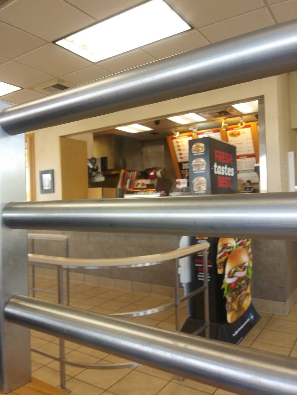 Wendys | restaurant | 2545 S Mooney Blvd, Visalia, CA 93277, USA | 5597330324 OR +1 559-733-0324