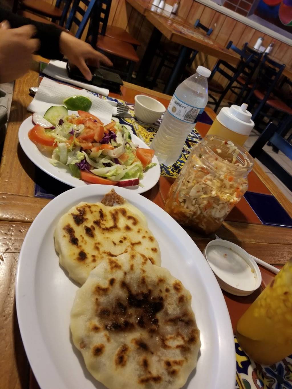 Mi sombrero azul | restaurant | 20043 Vanowen St, Winnetka, CA 91306, USA | 8187129506 OR +1 818-712-9506