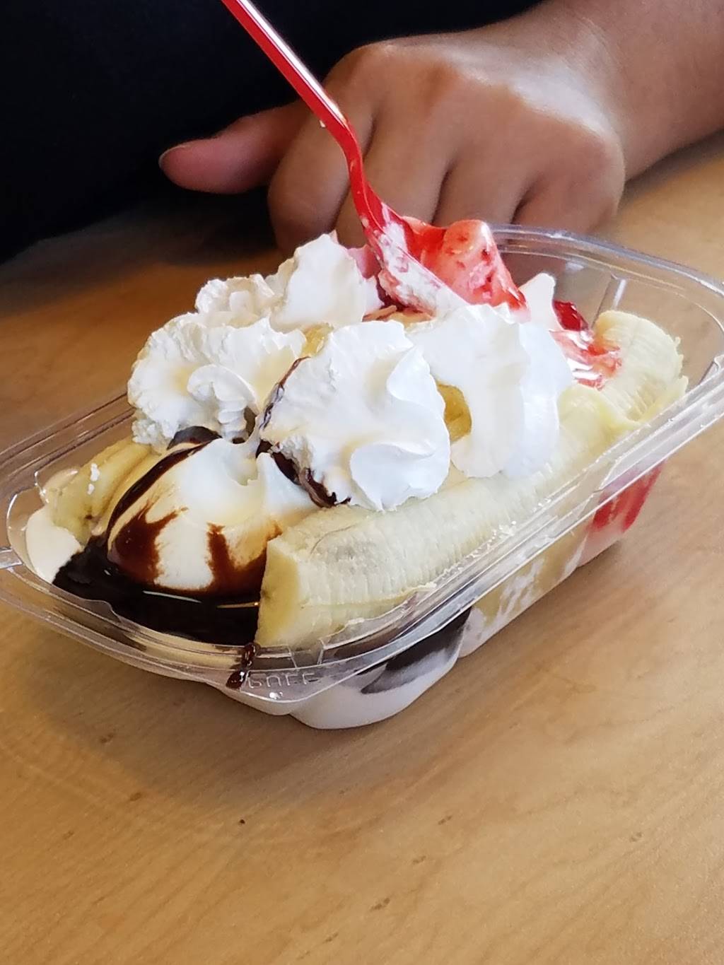 Dairy Queen Restaurant | restaurant | 14576 Wallisville Rd, Houston, TX 77049, USA | 7134557779 OR +1 713-455-7779