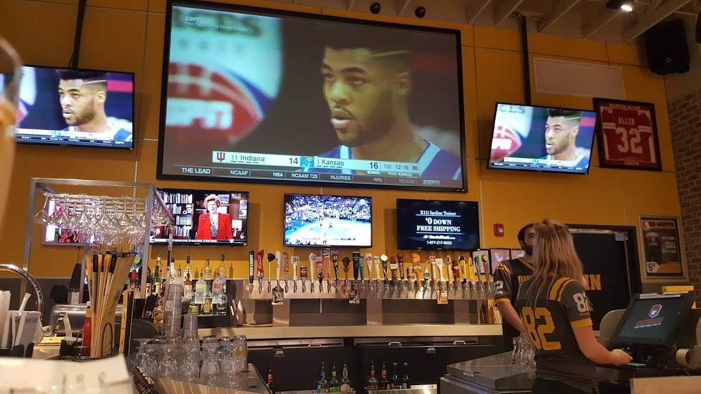 Buffalo Wild Wings | meal takeaway | 1710 N Waldron St, Hutchinson, KS 67502, USA | 6206649022 OR +1 620-664-9022