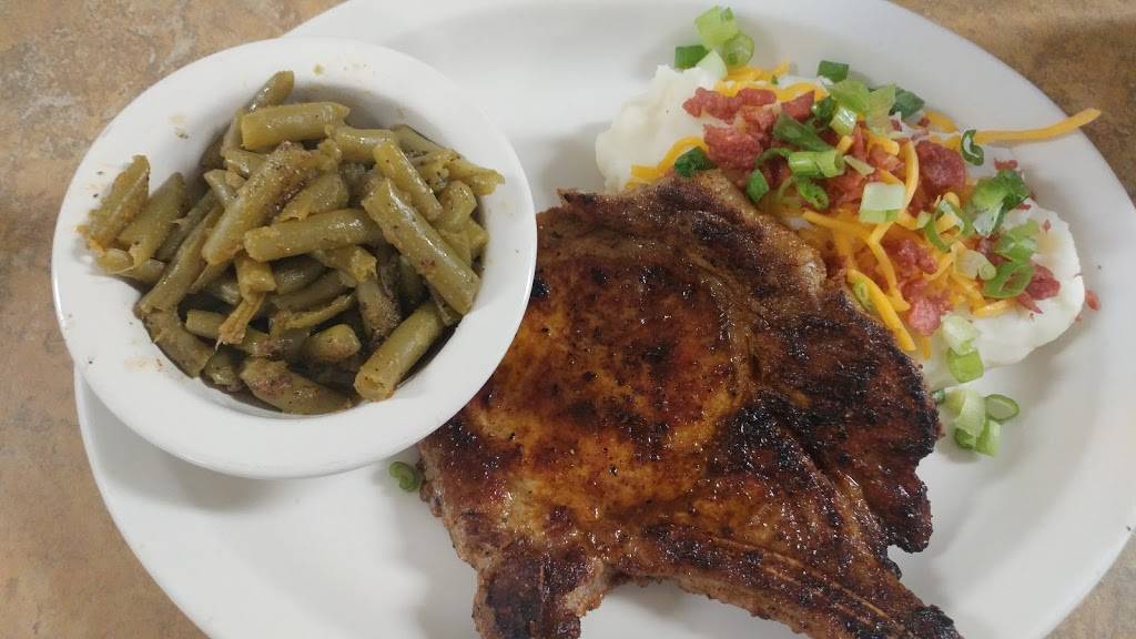 The Smiths Place | restaurant | 18999 US-31, Letohatchee, AL 36047, USA | 3347826390 OR +1 334-782-6390