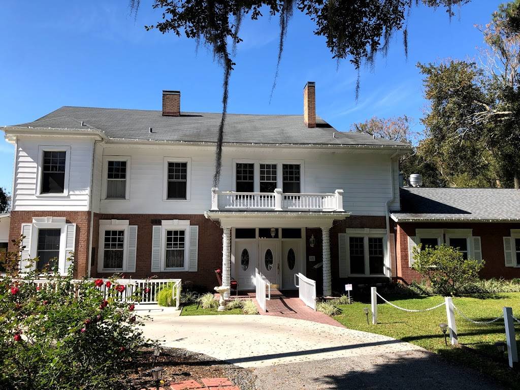 The Rose Plantation | restaurant | 200 Rose Ave, Fruitland Park, FL 34731, USA | 3528054340 OR +1 352-805-4340