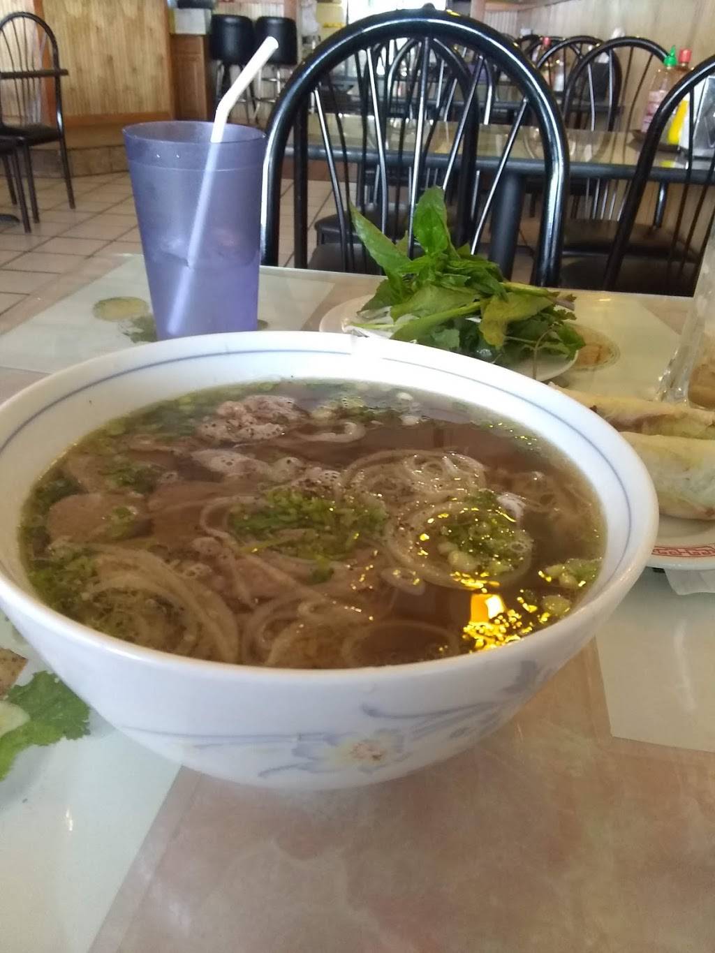 Truc Vietnamese Cuisine | restaurant | 4520 N Tryon St #17, Charlotte, NC 28213, USA | 7045981191 OR +1 704-598-1191