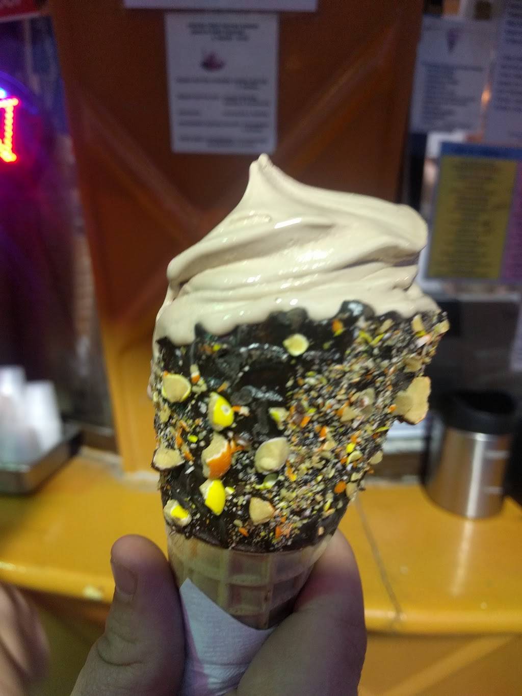 Twistee Treat | meal takeaway | 6900 Gulf Blvd, St. Petersburg, FL 33706, USA | 7273677690 OR +1 727-367-7690