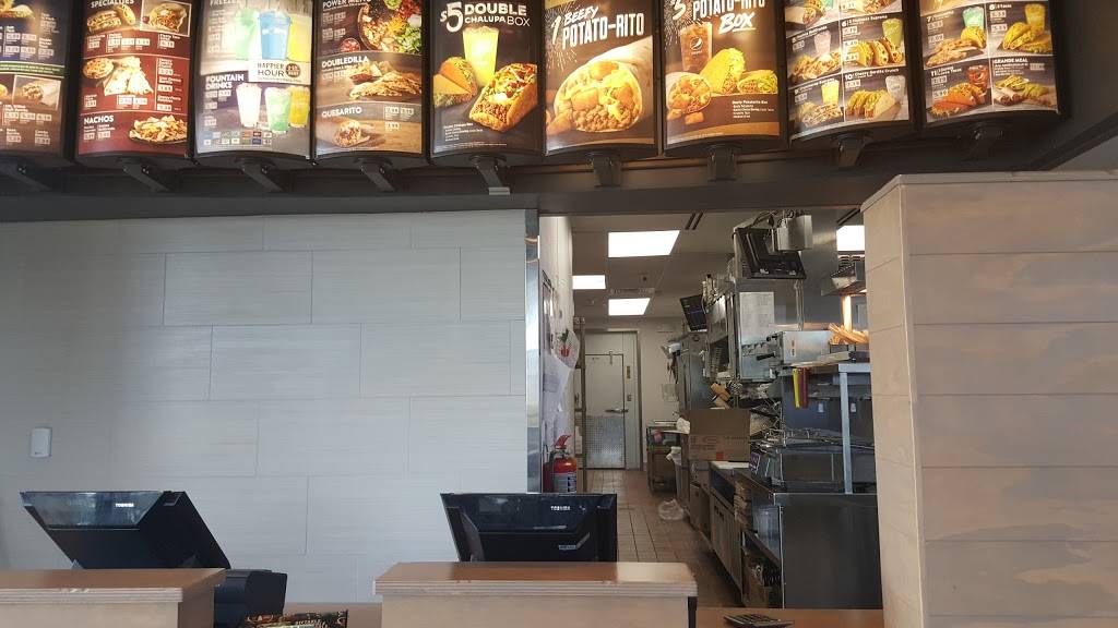 Taco Bell | meal takeaway | 832 Factory Outlet Blvd, West Frankfort, IL 62896, USA | 6189372331 OR +1 618-937-2331