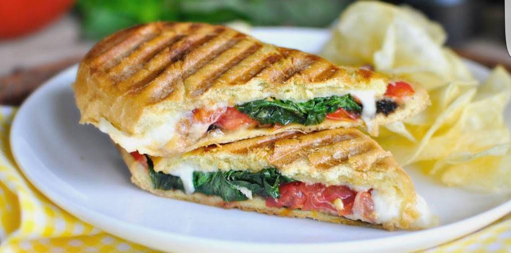 The Grape Italian Steakhouse | restaurant | 6350 Escondido Dr STE A11, El Paso, TX 79912, USA | 9156269381 OR +1 915-626-9381