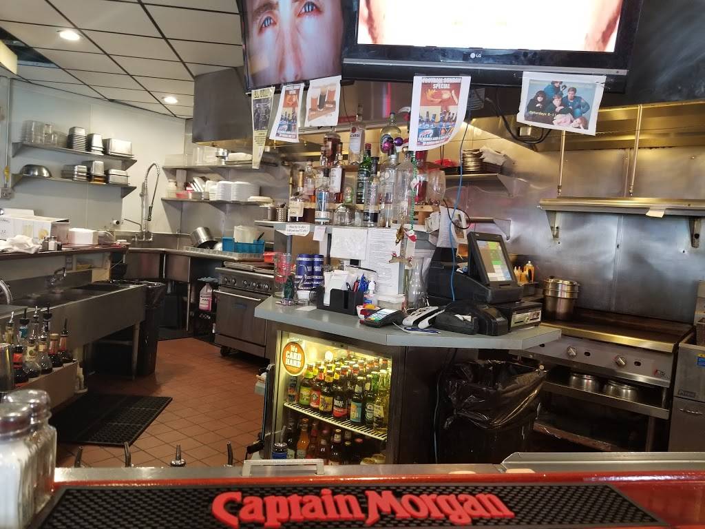 Boomerangs Bar & Grill | restaurant | 1309 E Washington St, Urbana, IL 61802, USA | 2172397264 OR +1 217-239-7264