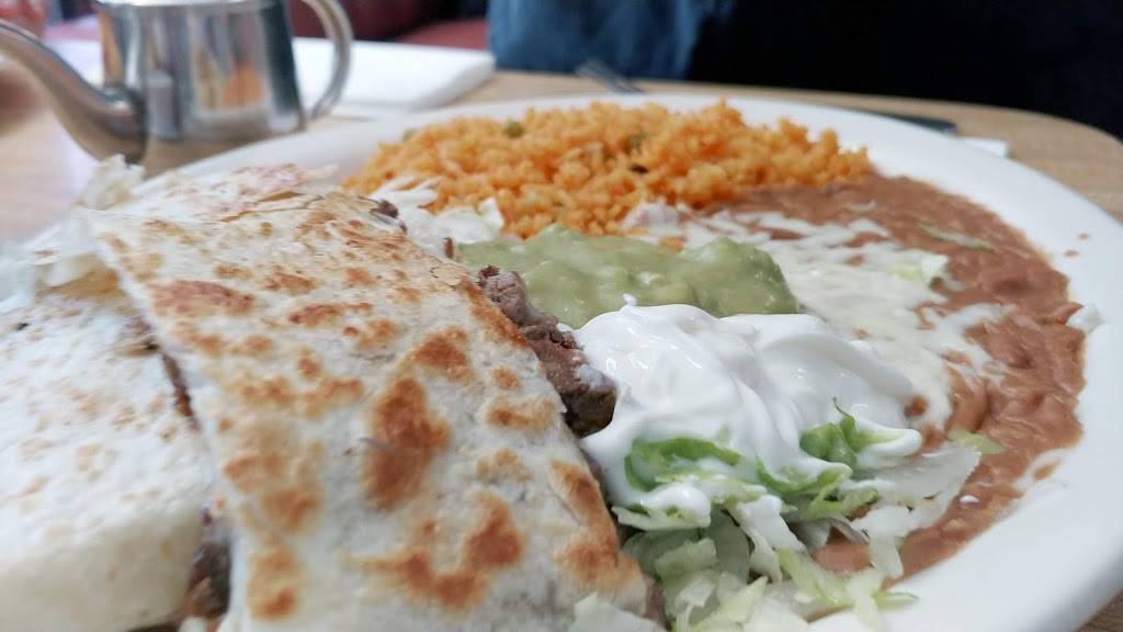 Las Lomas Restaurant | restaurant | 15677 Roxford St, Sylmar, CA 91342, USA | 8183672311 OR +1 818-367-2311