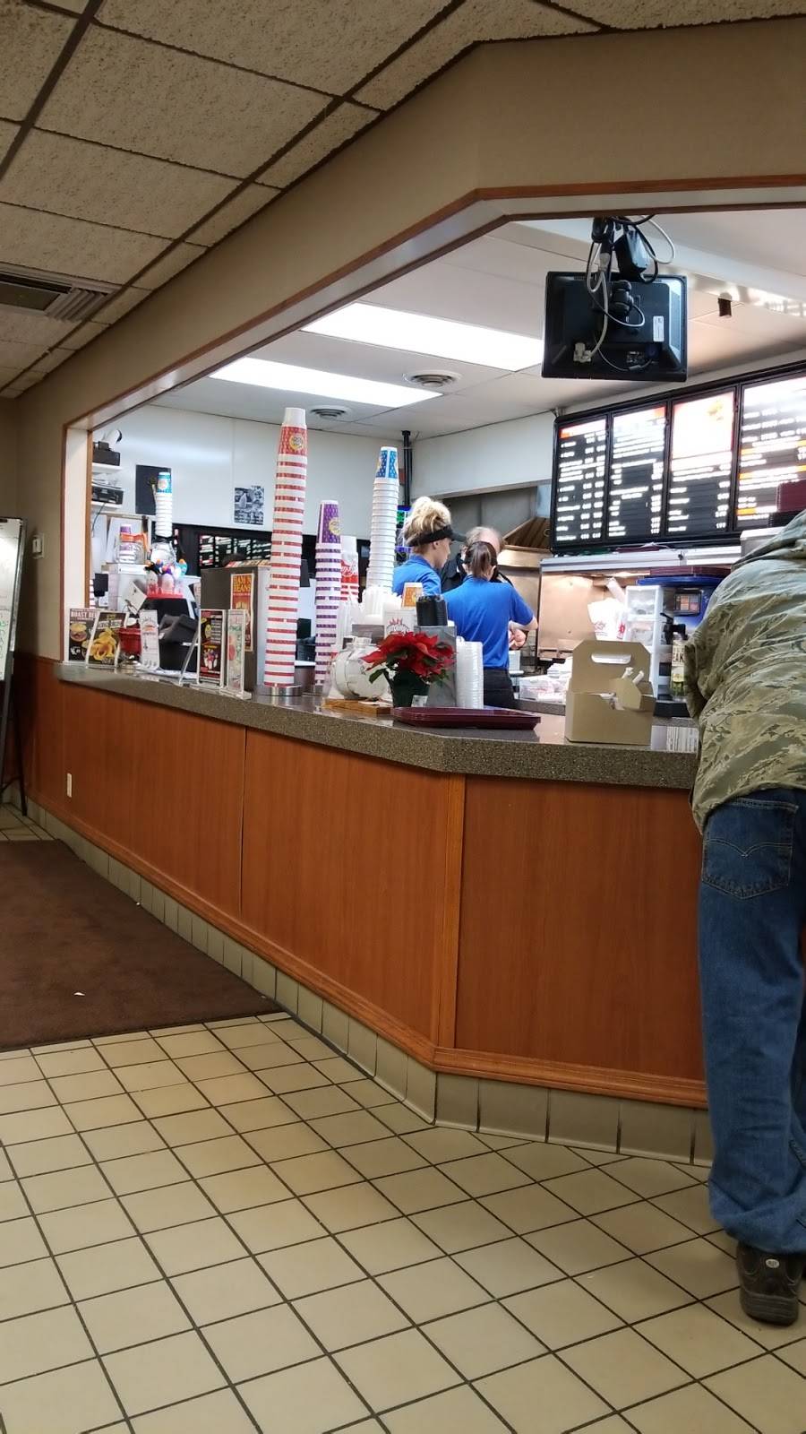 Penguin Point | restaurant | 1115 W Lake St, Warsaw, IN 46580, USA | 5742672456 OR +1 574-267-2456