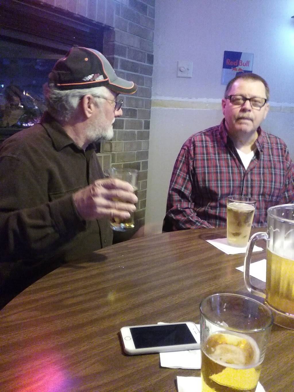 Waters Edge Bar & Grill | restaurant | 103 E Broadway St, Polk City, IA 50226, USA | 5159846888 OR +1 515-984-6888