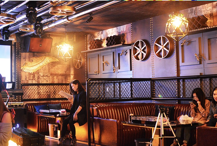 JW Public House原创酒吧 - 法拉盛酒吧 | restaurant | 131-74 Maple Ave, Flushing, NY 11355, USA | 7189715555 OR +1 718-971-5555