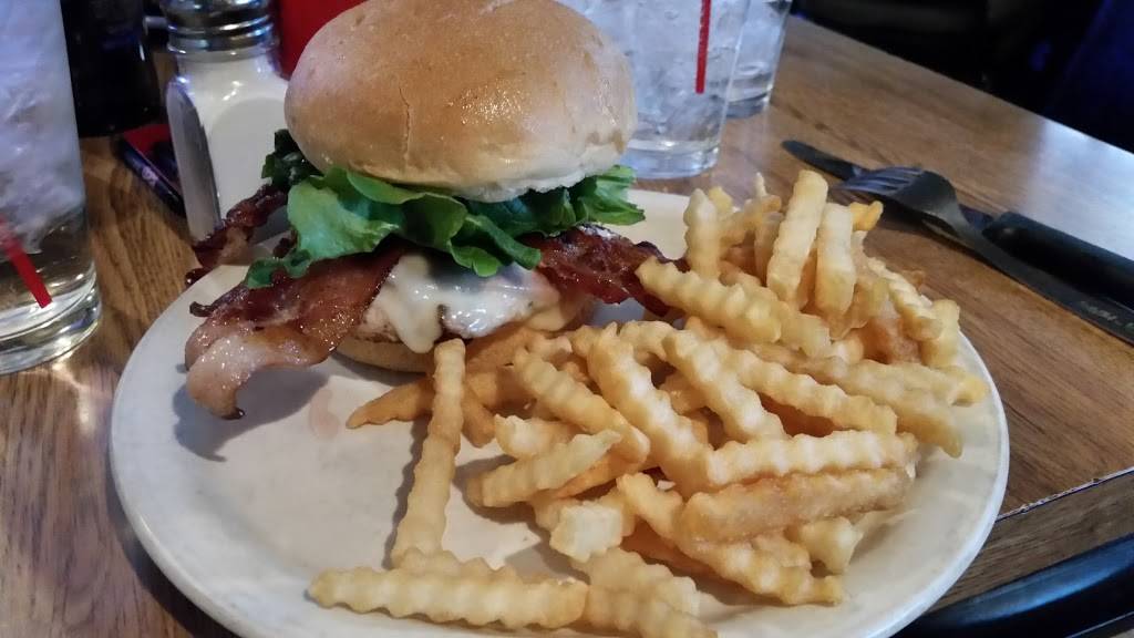 Dannys Bar & Grill | restaurant | 2007 N 72nd St, Omaha, NE 68134, USA | 4025545821 OR +1 402-554-5821