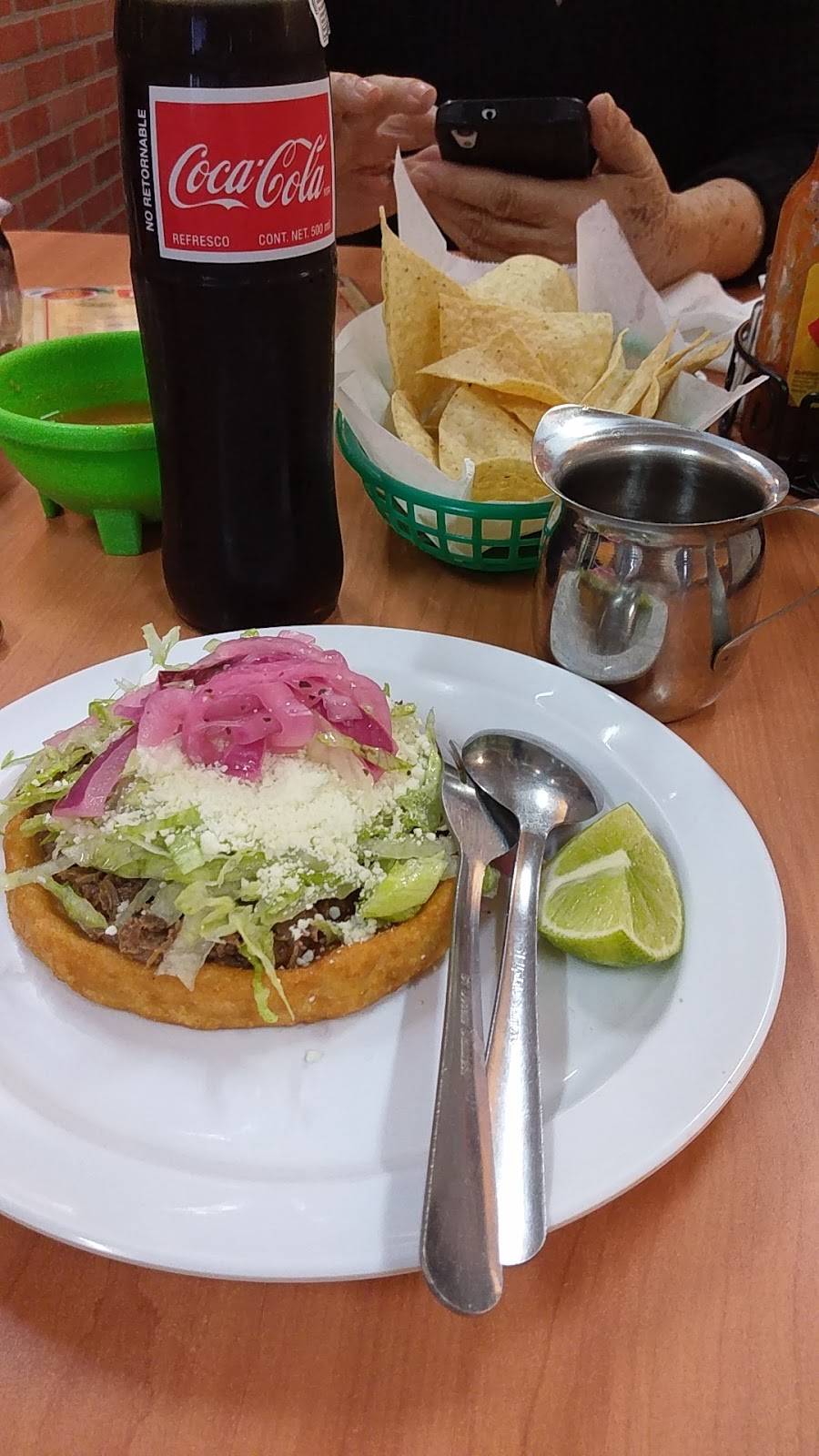 Cenaduria Lupita | restaurant | 3141-3199 E Aire Libre Ave, Phoenix, AZ 85032, USA | 6024947777 OR +1 602-494-7777