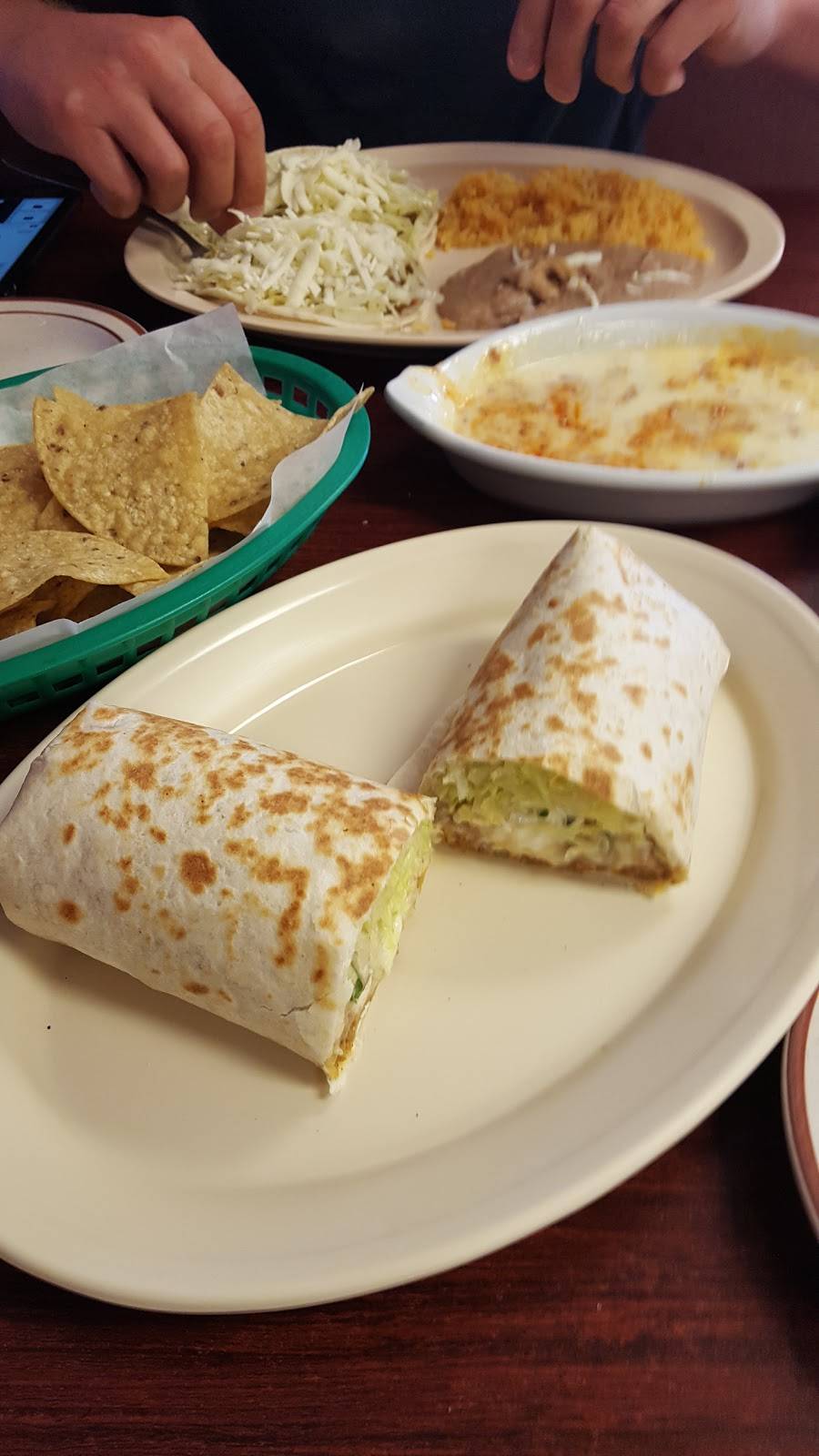 El Rey Burritos | restaurant | 1310 Grand Ave, West Des Moines, IA 50265, USA | 5152213577 OR +1 515-221-3577