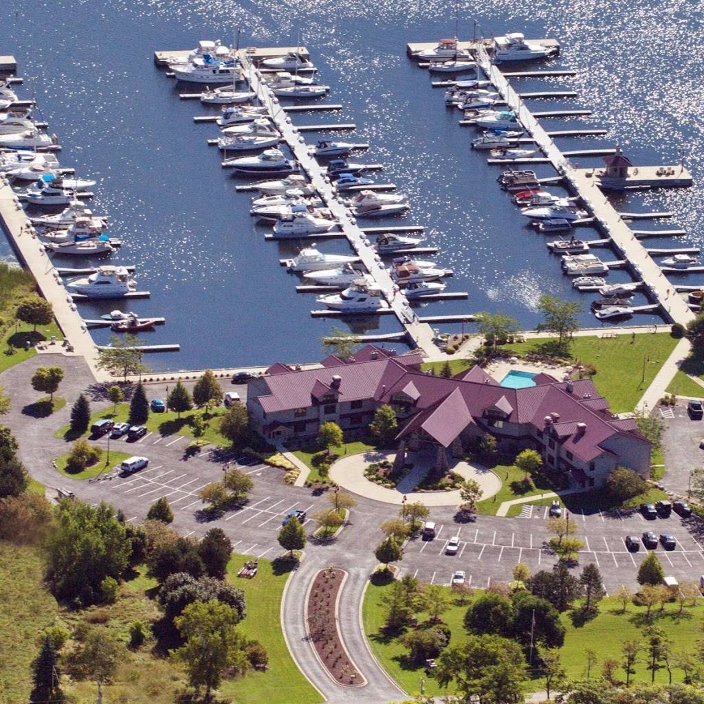 Wave Pointe Marina & Resort | restaurant | 3600 Co Rd CC, Sturgeon Bay, WI 54235, USA | 9208245440 OR +1 920-824-5440