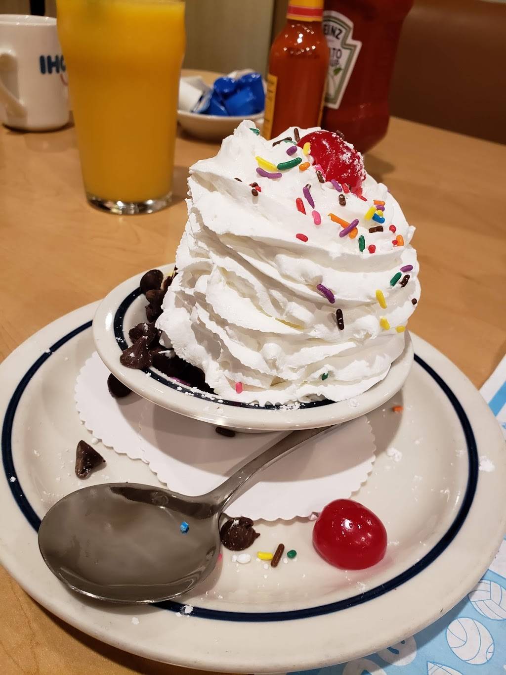 IHOP | restaurant | 1225 Truman St, San Fernando, CA 91340, USA | 8188371814 OR +1 818-837-1814