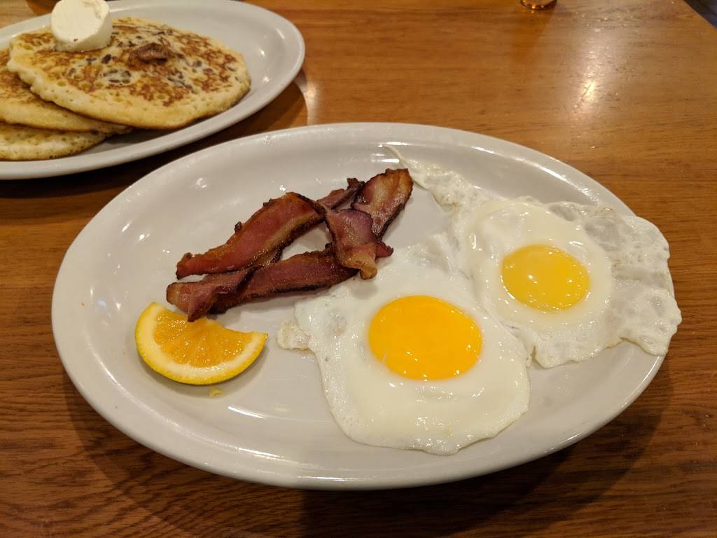 Cracker Barrel Old Country Store | restaurant | 4700 Portsmouth Blvd, Chesapeake, VA 23321, USA | 7574053890 OR +1 757-405-3890