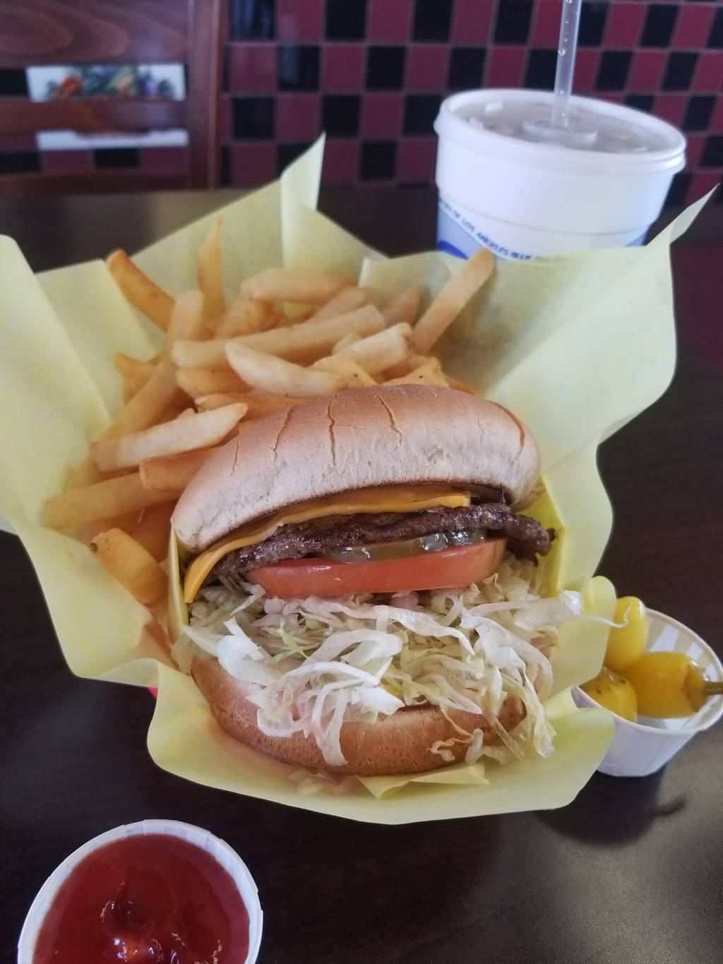 Star Burgers | restaurant | 14752 Badillo St, Baldwin Park, CA 91706, USA | 6263377777 OR +1 626-337-7777