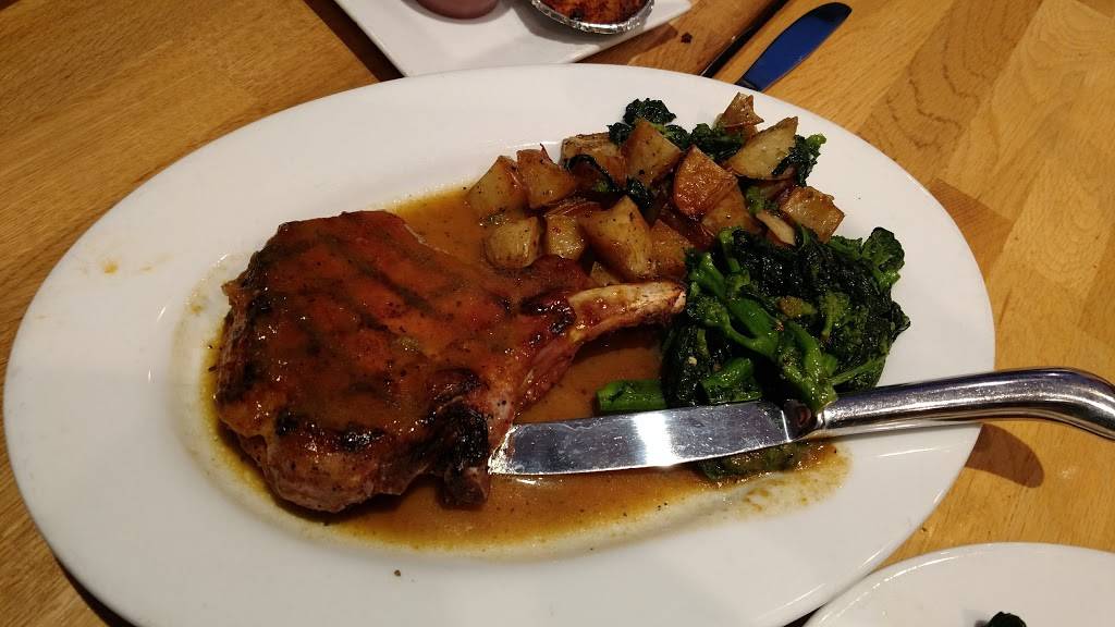 Stogie Joes Tavern | restaurant | 1801 E Passyunk Ave, Philadelphia, PA 19148, USA | 2154633030 OR +1 215-463-3030