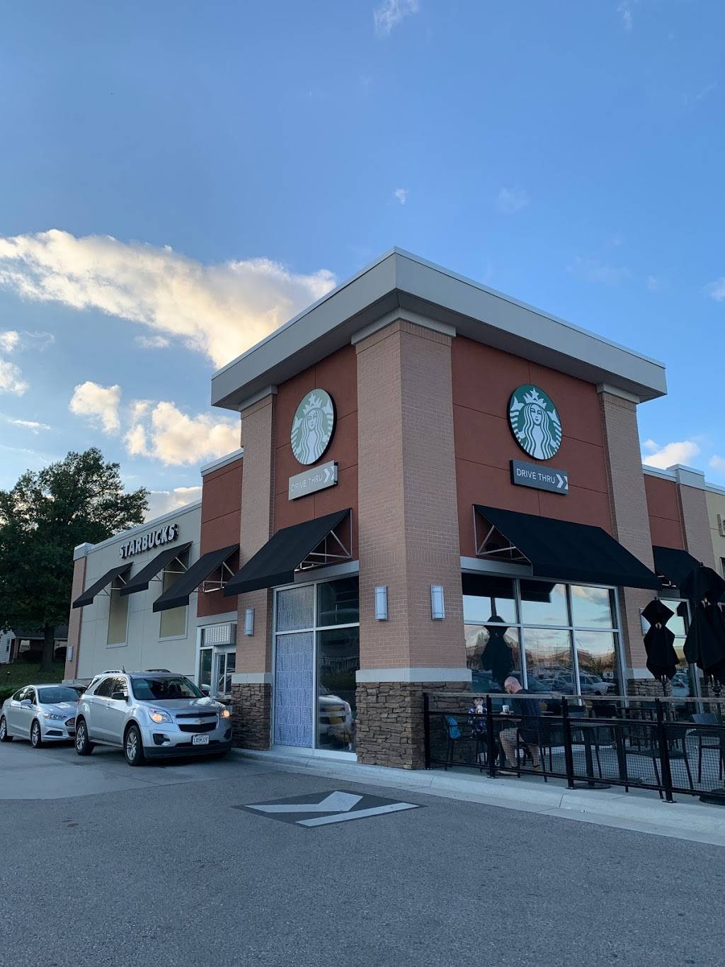 Starbucks | cafe | 5303 NE Antioch Rd, Kansas City, MO 64118, USA | 8164553287 OR +1 816-455-3287