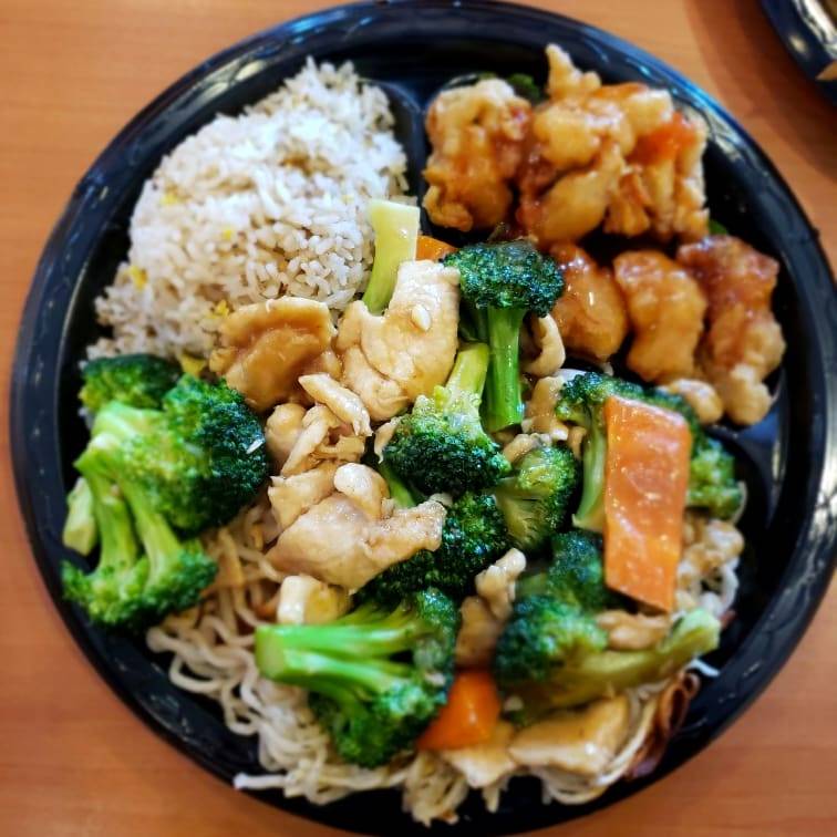 E.M.W. China Bistro Express | restaurant | 1093 E Champlain Dr, Fresno, CA 93720, USA | 5594348399 OR +1 559-434-8399