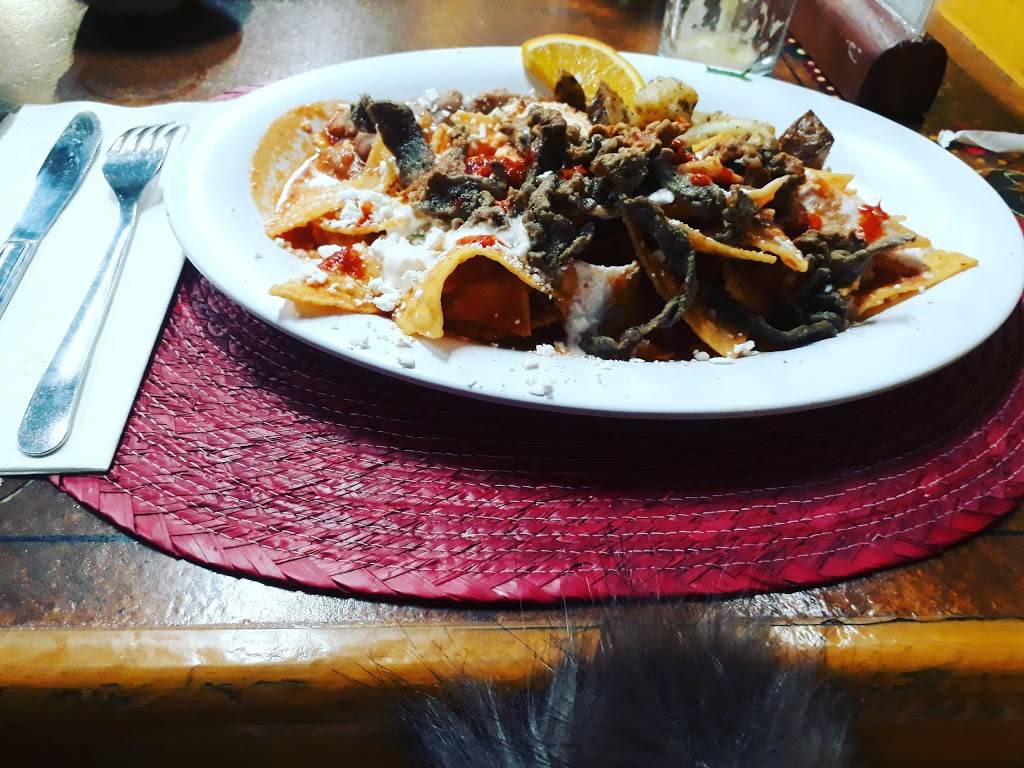 Antojitos Oaxaqueños y Mexicanos | restaurant | Circuito Arroyo  #403 Edif 1 depto 1, entre Av. del Fresno y Circuito Encinos, Fraccionamiento, Los Encinos,  ZONA DE EDIFICIOS Ensenada, B.C., Mexico | 526462906196 OR +52 646 290 6196