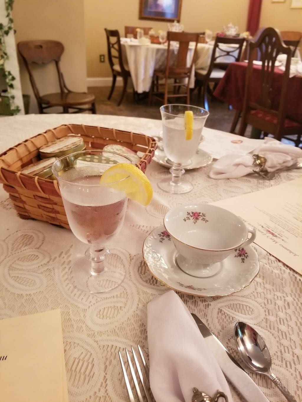 Johanna Mays Fine Teas | restaurant | 9104 Callon Ave, Schofield, WI 54476, USA | 7153556816 OR +1 715-355-6816